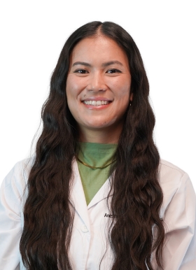 Portrait of Elise Tran, DO